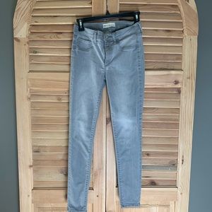 Grey Gap Jegging Jeans size 26